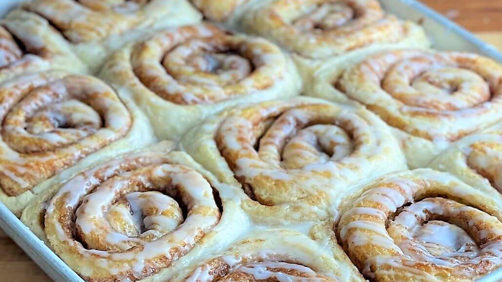 Soft And Gooey Bakery-Style Cinnamon Rolls ~ Amycakes Bakes