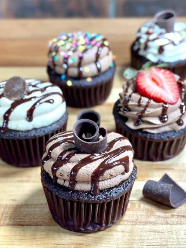 Moist and Fudgy Chocolate Cupcakes