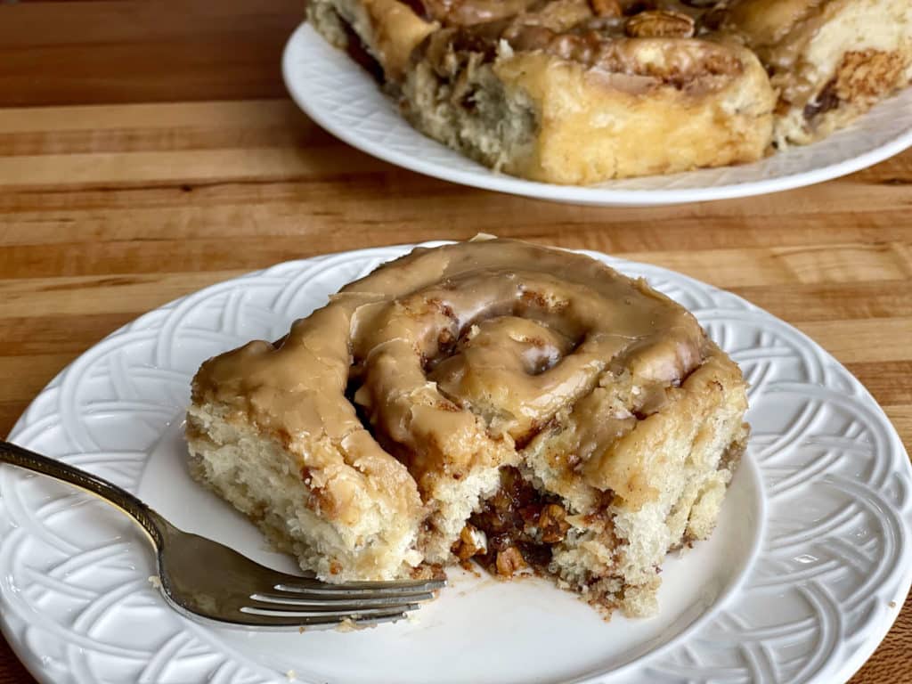 Bakery style cinnamon rolls with bite