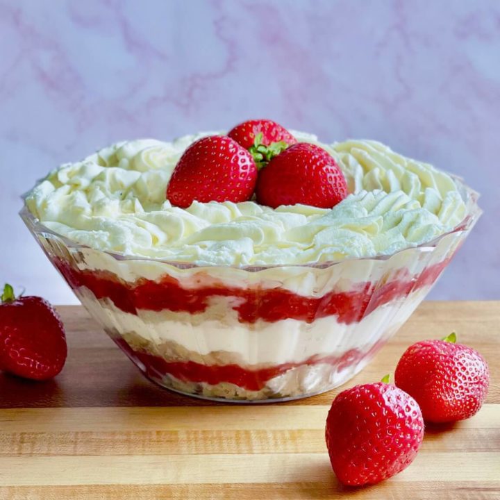 Strawberry Shortcake Trifle - Amycakes Bakes