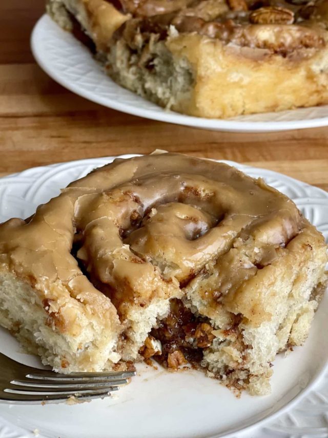 The Best Maple Pecan Cinnamon Rolls - A Bakery Recipe