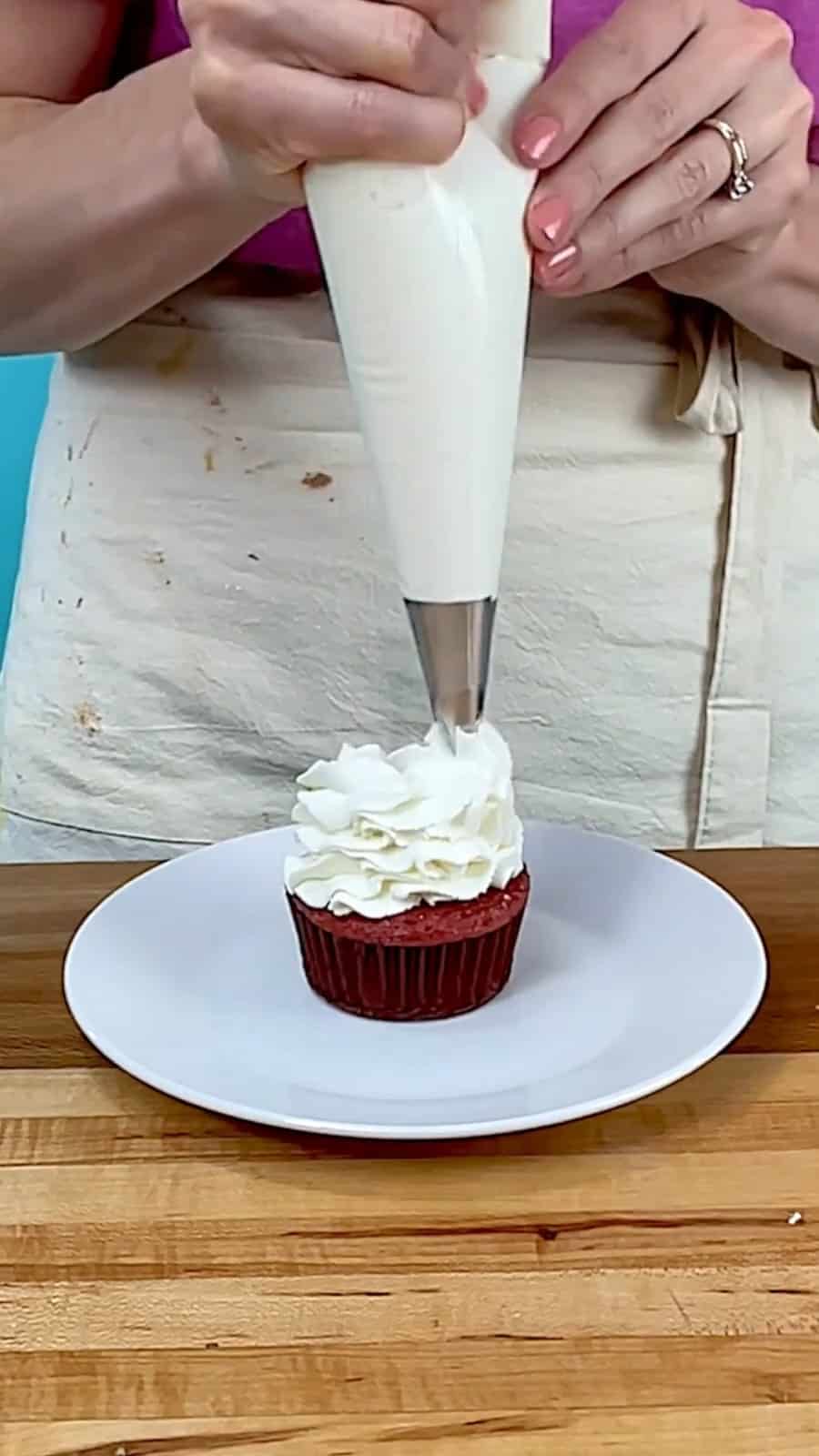 The Bakery Secret to Easy Stabilized Whipped Cream - Amycakes Bakes