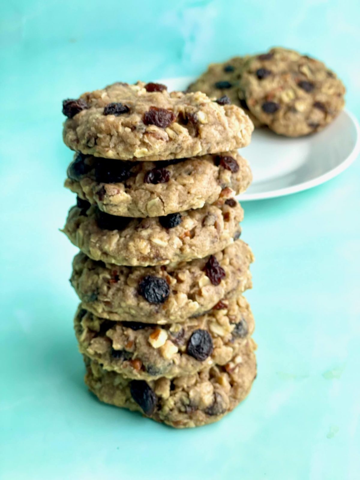 Thick and Chewy Oatmeal Raisin CookiesBakerystye! Amycakes Bakes