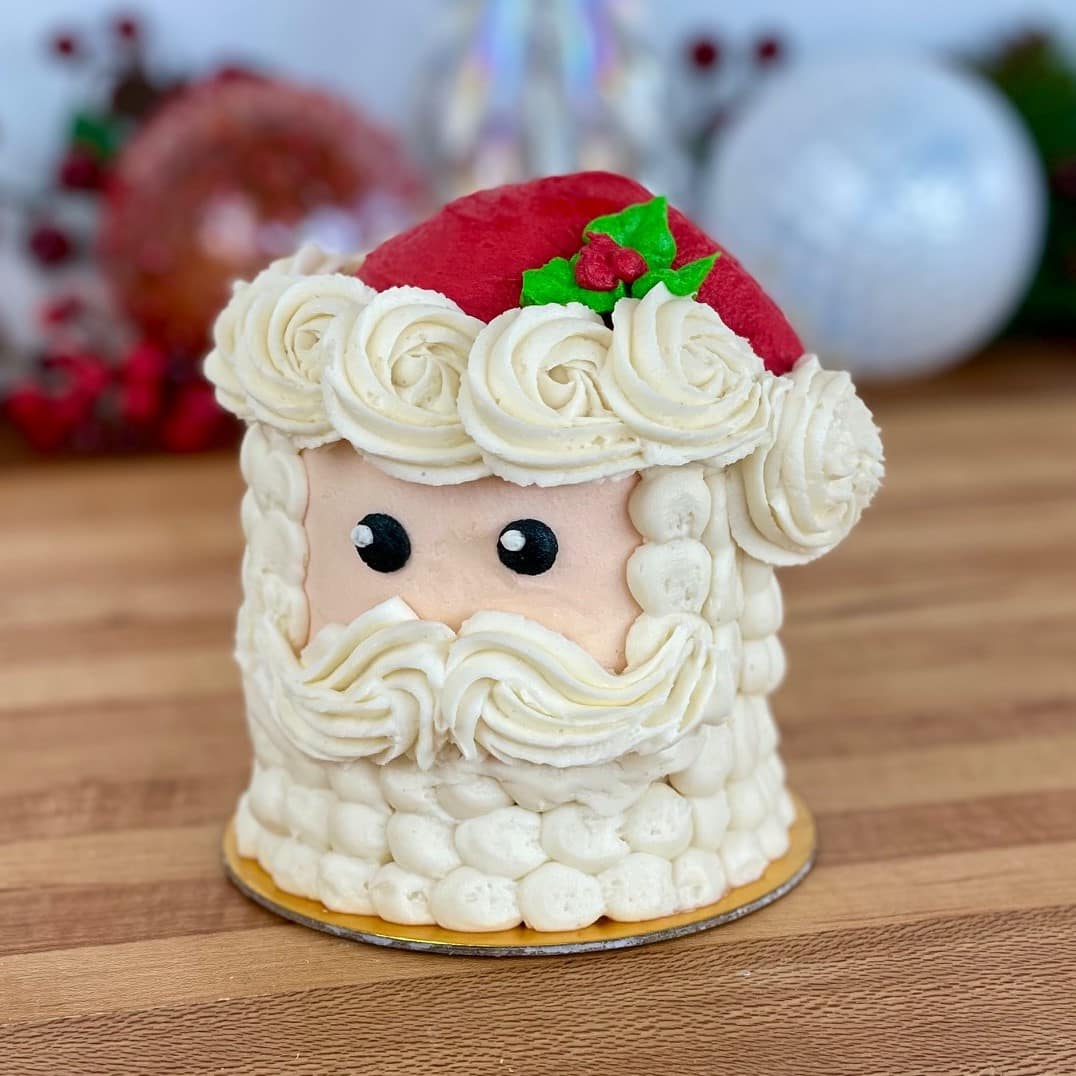 Mini Buttercream Santa Cake