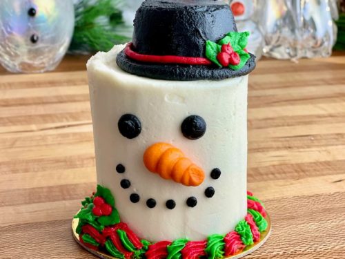 Fresh snowman fondant cake | Free Shipping in 3 Hrs.