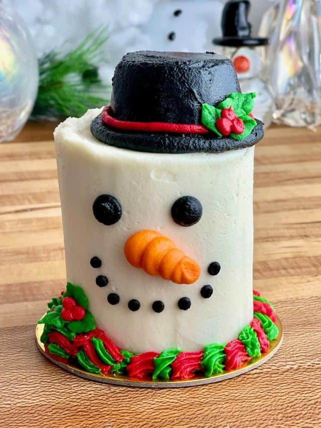 Mini Buttercream Snowman Cake