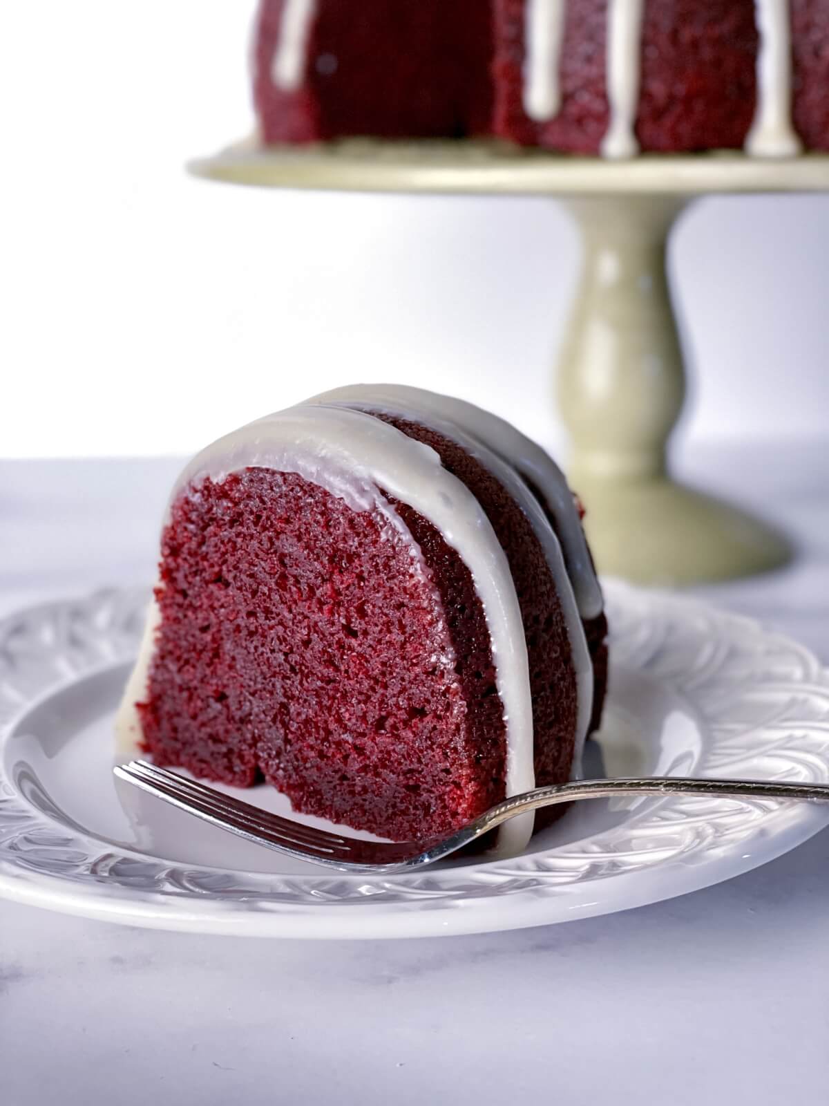 Christmas Red Velvet Bundt Cake - Amycakes Bakes