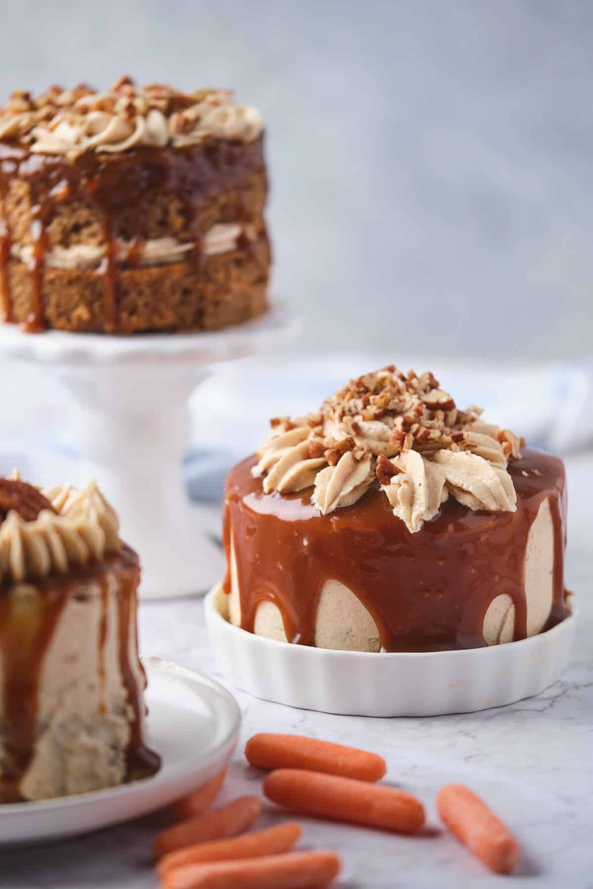 3 decorated mini carrot cakes.