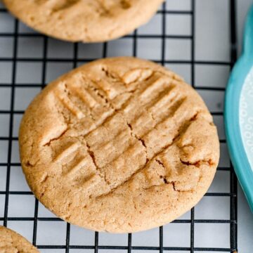 A close up of the top of a peanut butter cinnamon cookie.