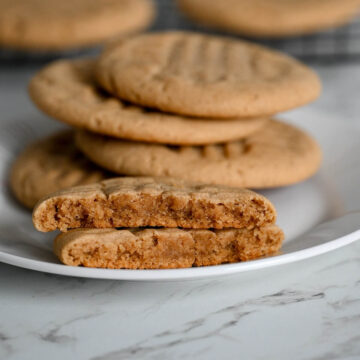 A close up of a cinnamon peanut butter cookie recipe on a plate.