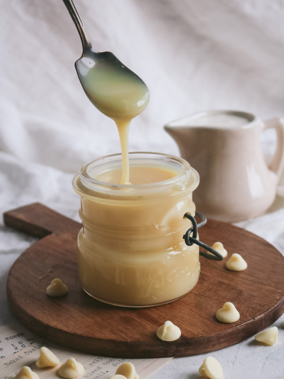 Easy White Chocolate Ganache Recipe (Two Ingredients) - Amycakes Bakes